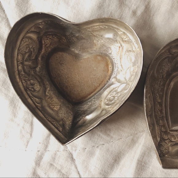 Antique Bohemian Artisan Heart Shaped Metal Tin - Picture 6 of 16